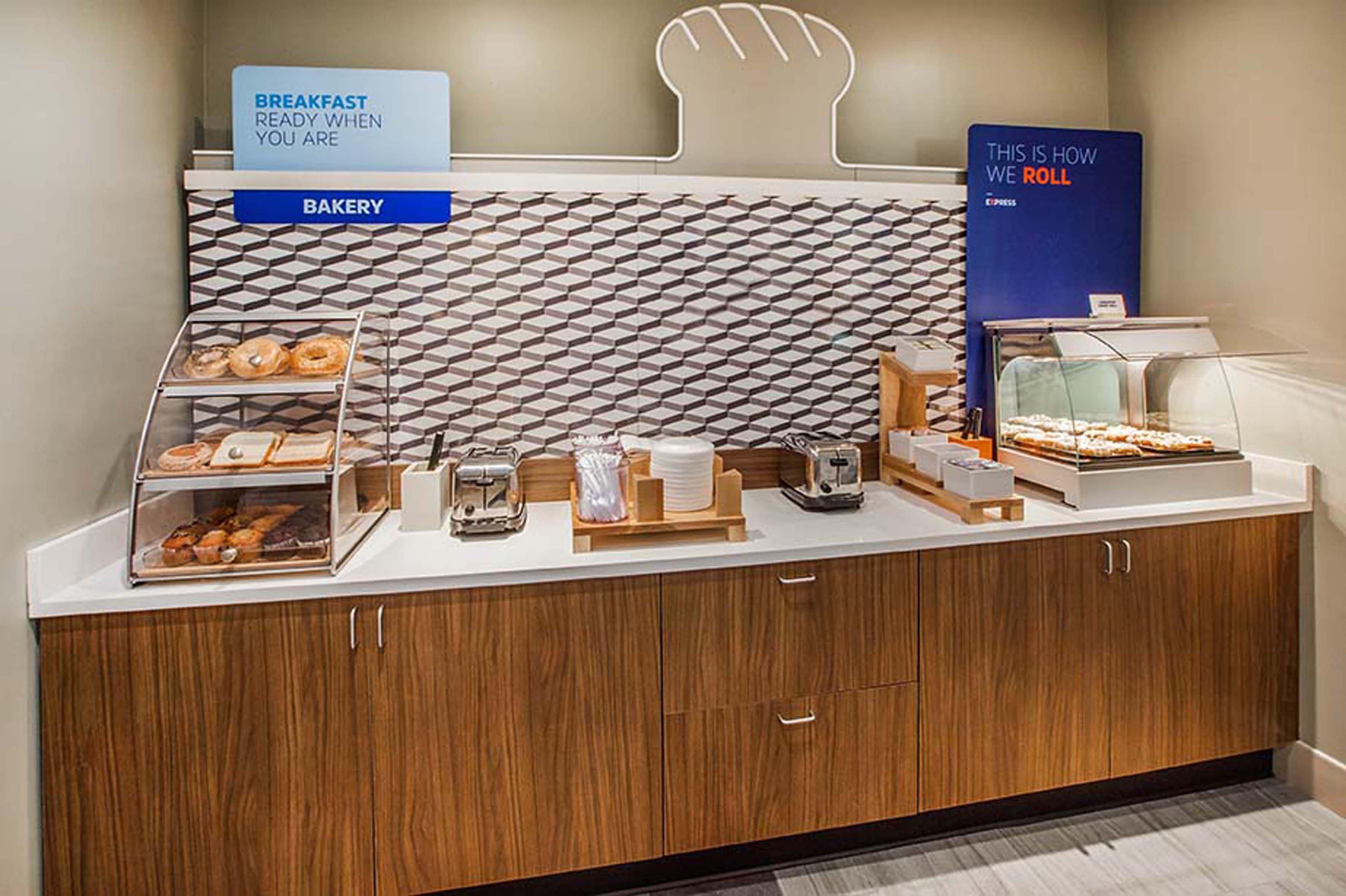 Holiday Inn Express & Suites Cleveland/Westlake By Ihg Zewnętrze zdjęcie